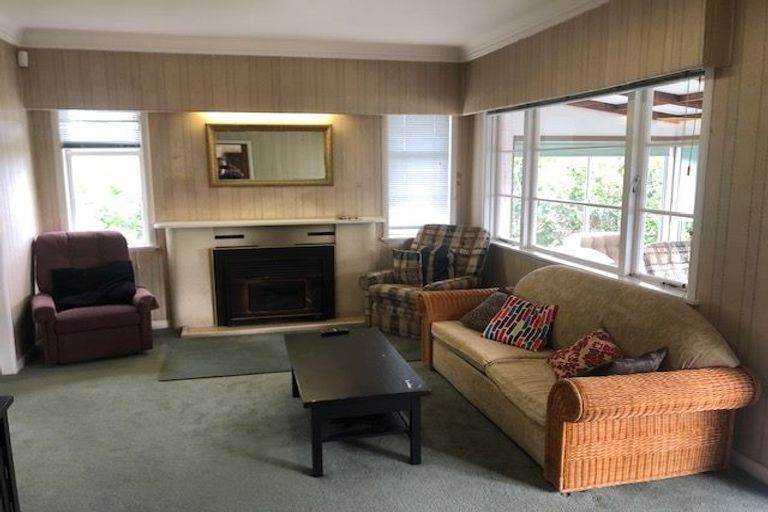 Photo of property in 9 Savoy Road, Glen Eden, Auckland, 0602