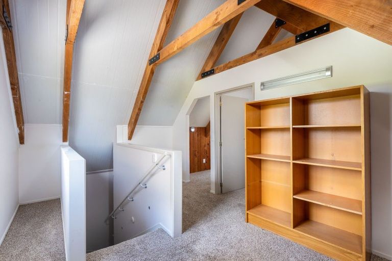 Photo of property in 2 Arthur Road, Paraite, New Plymouth, 4373