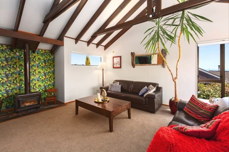 Photo of property in 21 Mercury Way, Whitby, Porirua, 5024