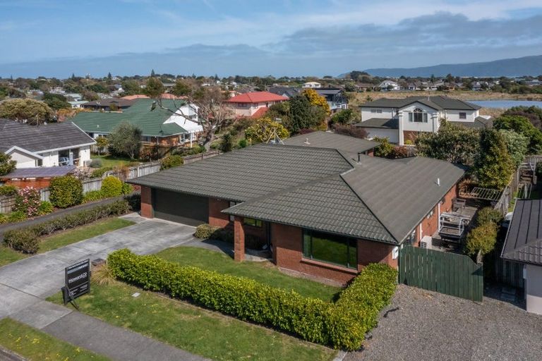 Photo of property in 5 Kotuku Drive, Paraparaumu Beach, Paraparaumu, 5032