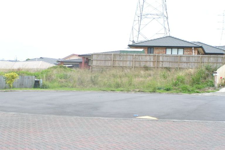 Photo of property in 8 Cloghan Close, Massey, Auckland, 0614