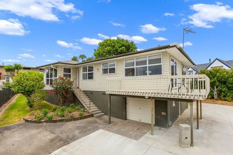 Photo of property in 14a Kaipatiki Road, Glenfield, Auckland, 0629