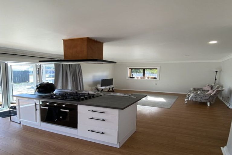 Photo of property in 14 Evans Road, Weymouth, Auckland, 2103