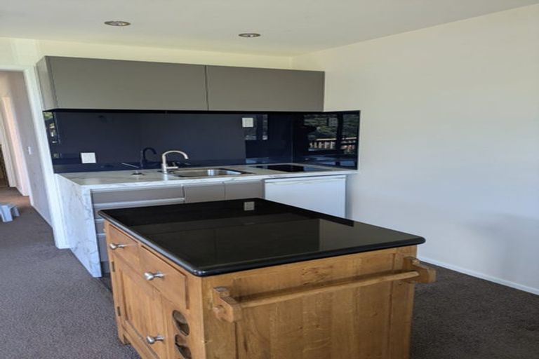 Photo of property in 14c Domanski Crescent, Owhiro Bay, Wellington, 6023