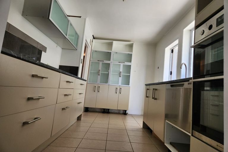 Photo of property in 21 Parker Avenue, New Lynn, Auckland, 0600