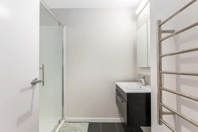 Photo of property in 6u2 Oswald Crescent, Paparangi, Wellington, 6037