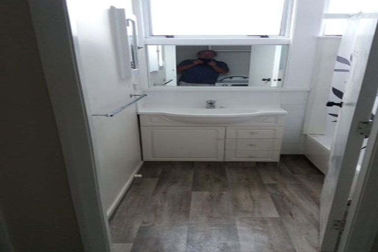 Photo of property in 19 Cook Street, Marfell, New Plymouth, 4310