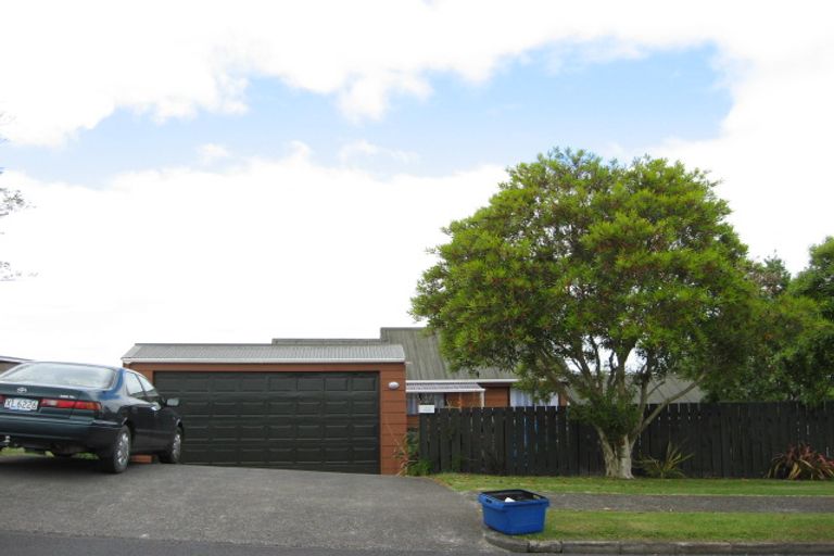 Photo of property in 10 Len Brown Place, Pukekohe, 2120