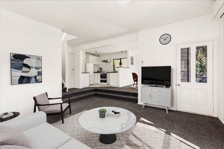 Photo of property in 113 Houghton Bay Road, Houghton Bay, Wellington, 6023