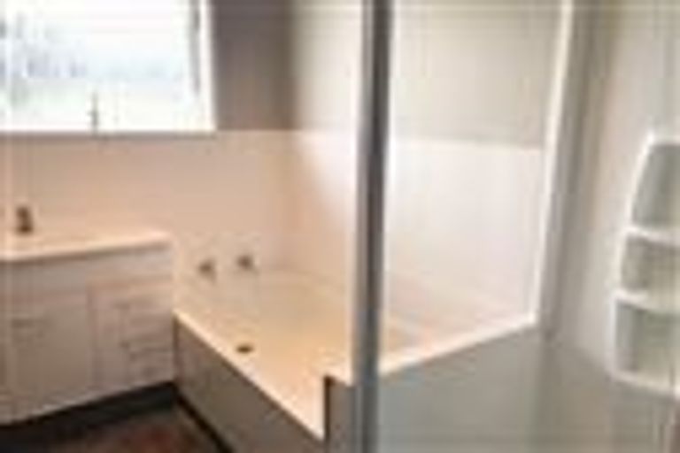 Photo of property in 478 Don Buck Road, Massey, Auckland, 0614