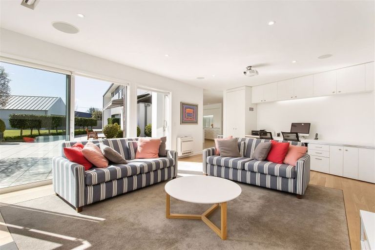 Photo of property in 15 Hamilton Avenue, Ilam, Christchurch, 8041