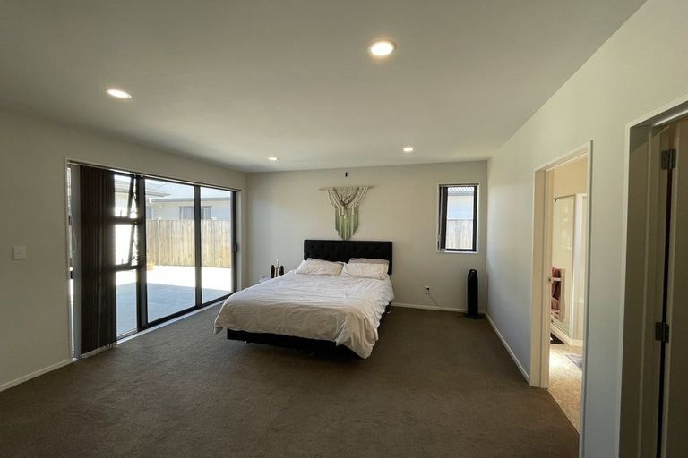 Photo of property in 13 Treestump Road, Takanini, 2112