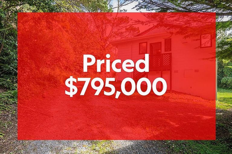 Photo of property in 27a Fernhaven Grove, Newlands, Wellington, 6037