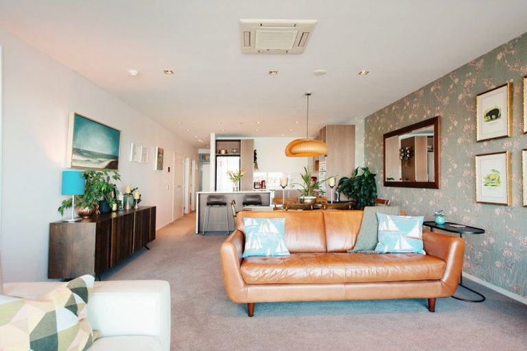 Photo of property in Patent 326 Apartments, 404s/326 Evans Bay Parade, Hataitai, Wellington, 6021