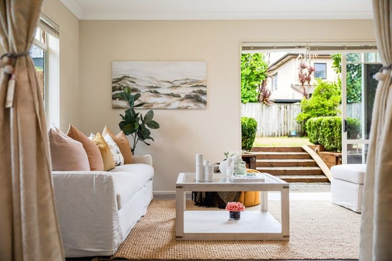 Photo of property in 23 South Kensington Way, Henderson, Auckland, 0612
