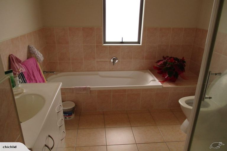 Photo of property in 11/3 Hulme Place, Henderson, Auckland, 0612