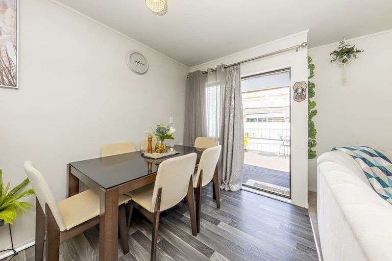 Photo of property in 3/34 Great South Road, Manurewa, Auckland, 2102