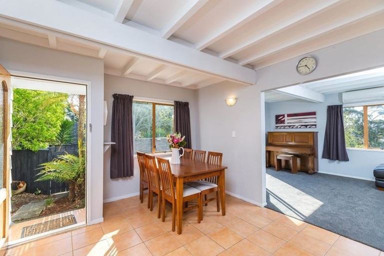 Photo of property in 2/26 Capilano Place, Glenfield, Auckland, 0629