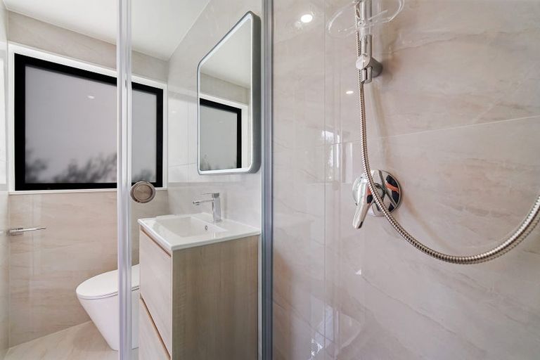 Photo of property in 57 Chatsworth Crescent, Pakuranga Heights, Auckland, 2010