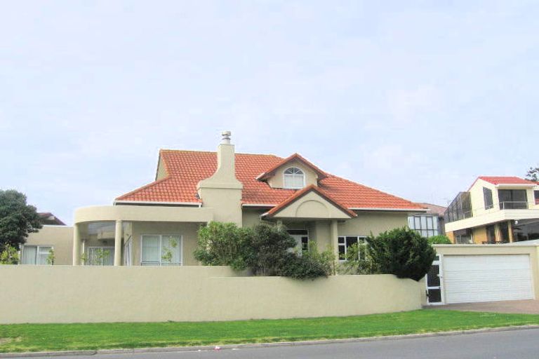 Photo of property in 4a Surf Road, Mount Maunganui, 3116