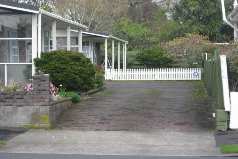 Photo of property in 2/276 Carrington Street, Vogeltown, New Plymouth, 4310
