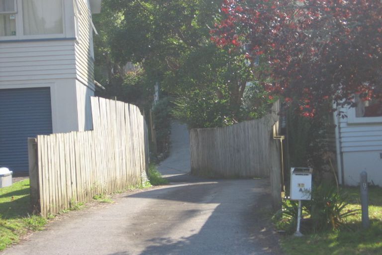 Photo of property in 12a Halberg Street, Glenfield, Auckland, 0629