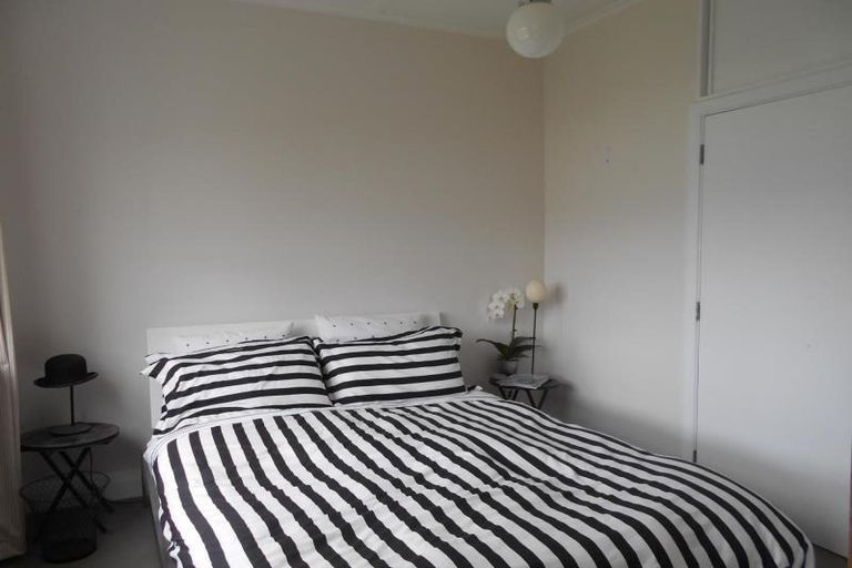 Photo of property in 53 Creswick Terrace, Northland, Wellington, 6012