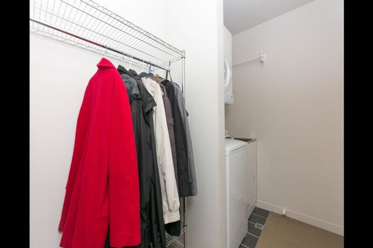 Photo of property in Montreaux Apartments, 9b/164 The Terrace, Wellington Central, Wellington, 6011