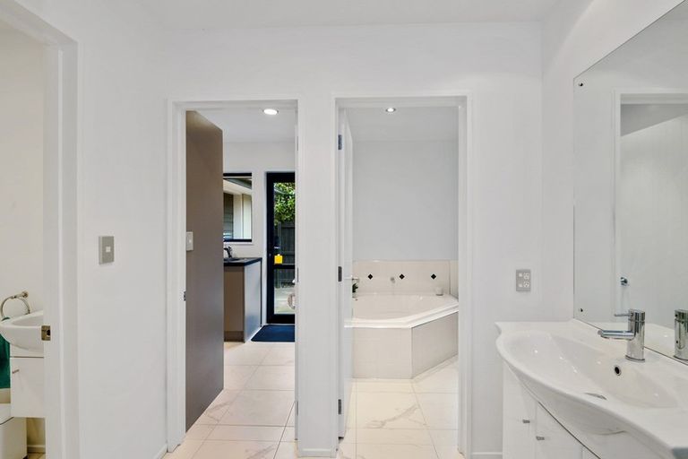 Photo of property in 2 Parkview Lane, Prebbleton, 7604