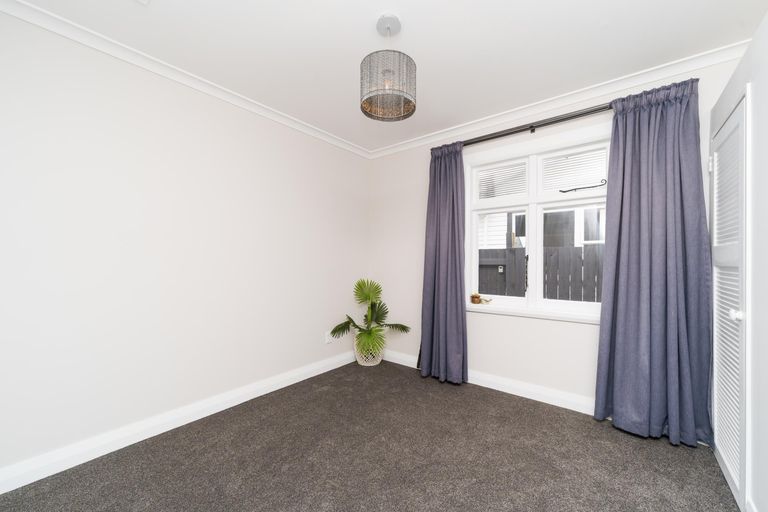 Photo of property in 85 Shamrock Street, Takaro, Palmerston North, 4412