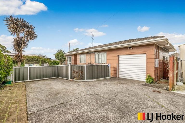 Photo of property in 11a Christmas Road, Manurewa, Auckland, 2102