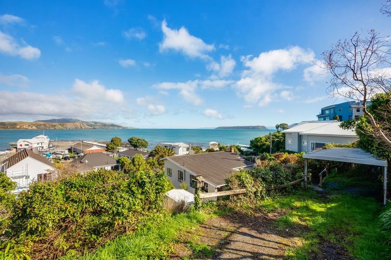 Photo of property in 5 Gordon Road, Plimmerton, Porirua, 5026
