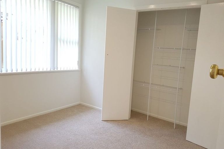 Photo of property in 186 Sunnynook Road, Totara Vale, Auckland, 0627