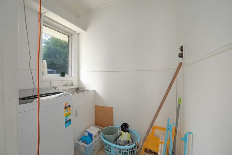 Photo of property in 23 Smythe Road, Henderson, Auckland, 0612