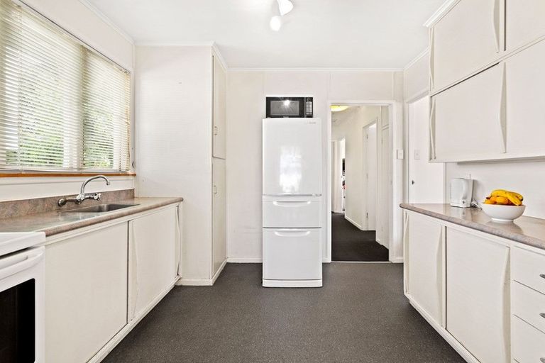 Photo of property in 99 Hobsonville Road, West Harbour, Auckland, 0618