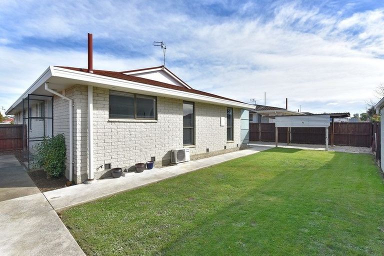 Photo of property in 17 Apollo Place, Papanui, Christchurch, 8052