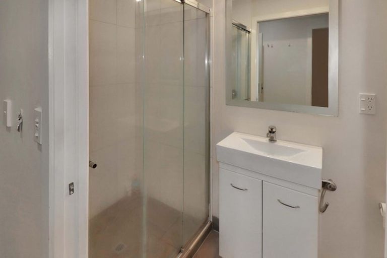 Photo of property in Las Olas De Cuba, 4/35 Torrens Terrace, Mount Cook, Wellington, 6011