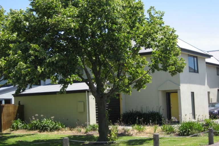 Photo of property in 2/19 Longley Place, Addington, Christchurch, 8024