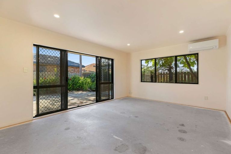 Photo of property in 10 Magnolia Drive, Waiuku, 2123