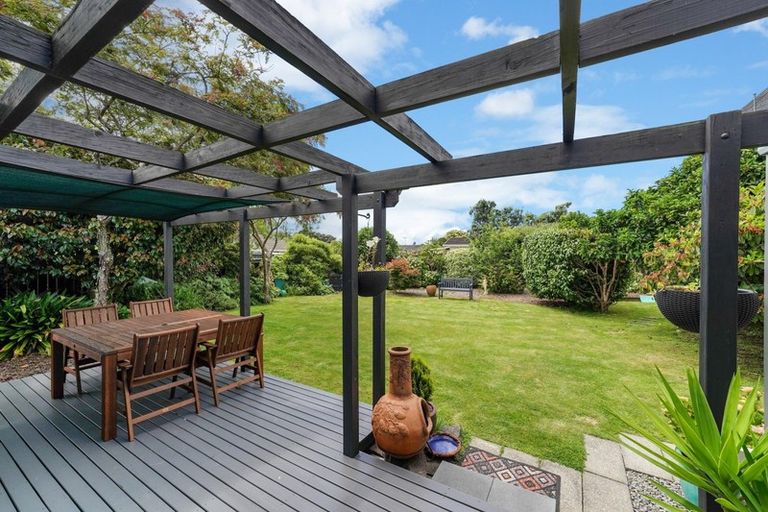 Photo of property in 3 Rewarewa Crescent, Waikanae, 5036