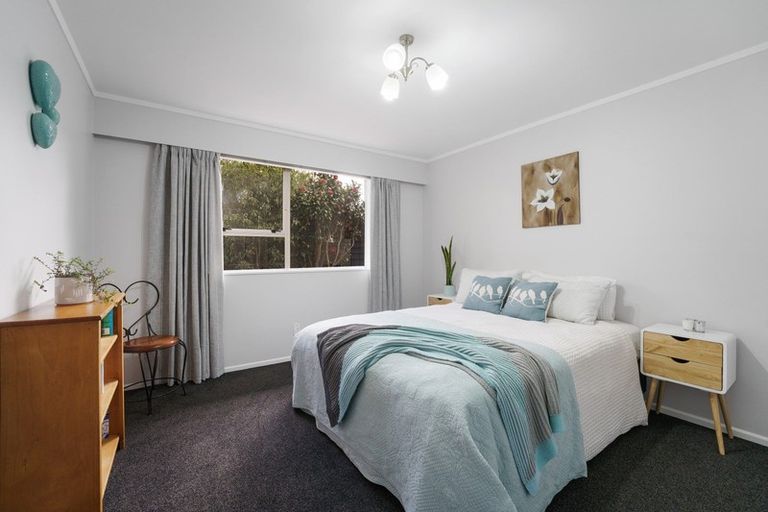 Photo of property in 3 Rewarewa Crescent, Waikanae, 5036