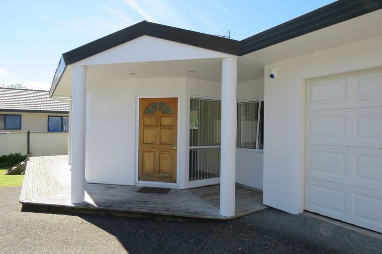 Photo of property in 299a Great North Road, Henderson, Auckland, 0612