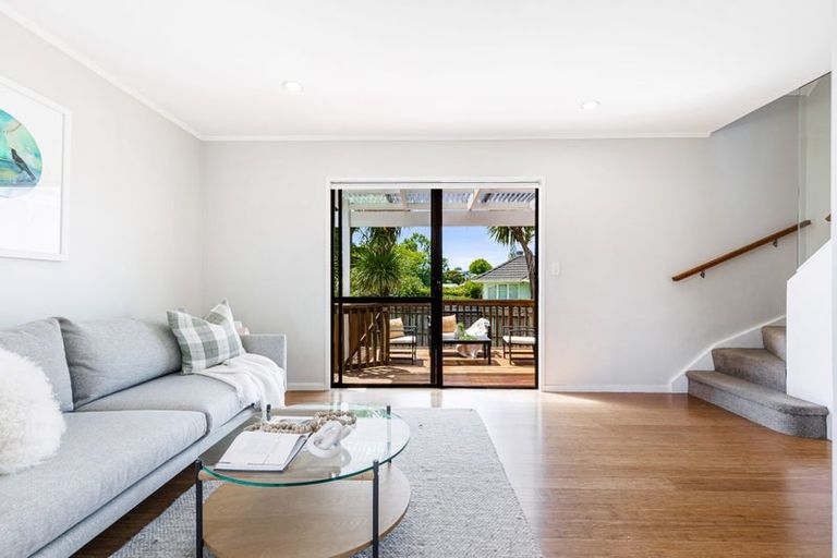 Photo of property in 2/12 Neil Avenue, Te Atatu Peninsula, Auckland, 0610