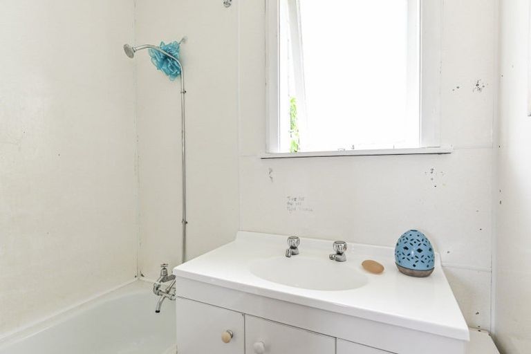 Photo of property in 46 Lipscombe Crescent, Havelock North, 4130
