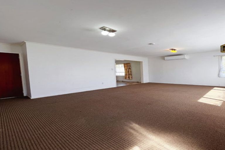 Photo of property in 5 Celeste Place, Totara Vale, Auckland, 0627