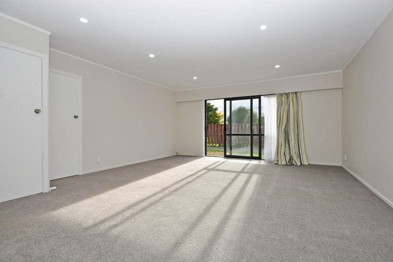 Photo of property in 2/24 Robertson Road, Favona, Auckland, 2024