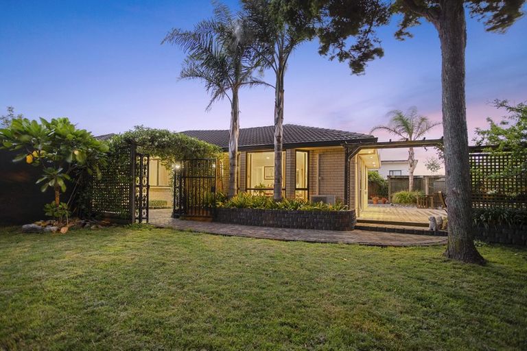 Photo of property in 13 Mona Avenue, Mangere Bridge, Auckland, 2022