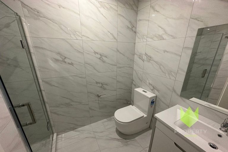 Photo of property in 20b Crestview Rise, Papakura, 2110