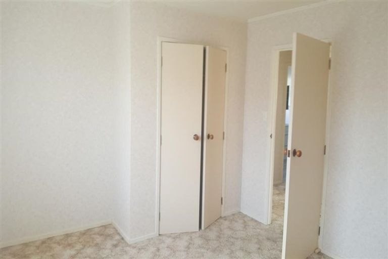 Photo of property in 2/23 Septimus Place, Henderson, Auckland, 0612