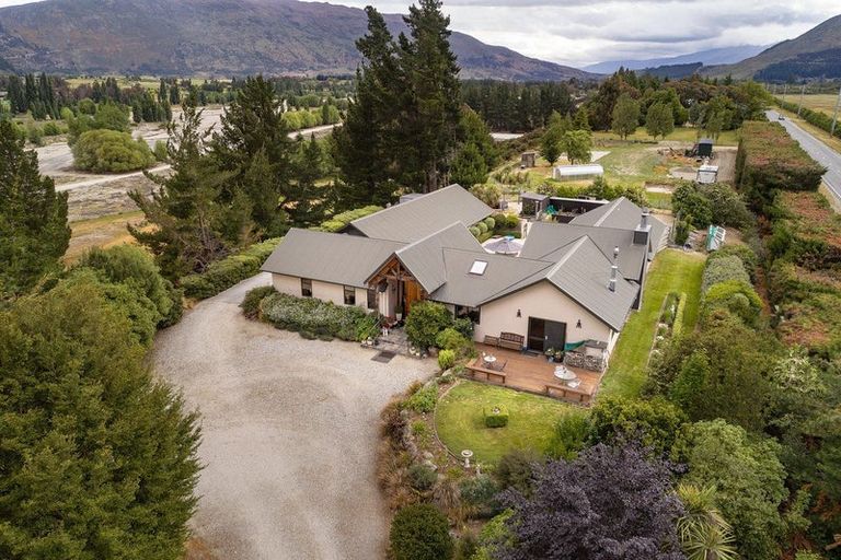 Photo of property in 117 Riverbank Road, Wanaka, 9382